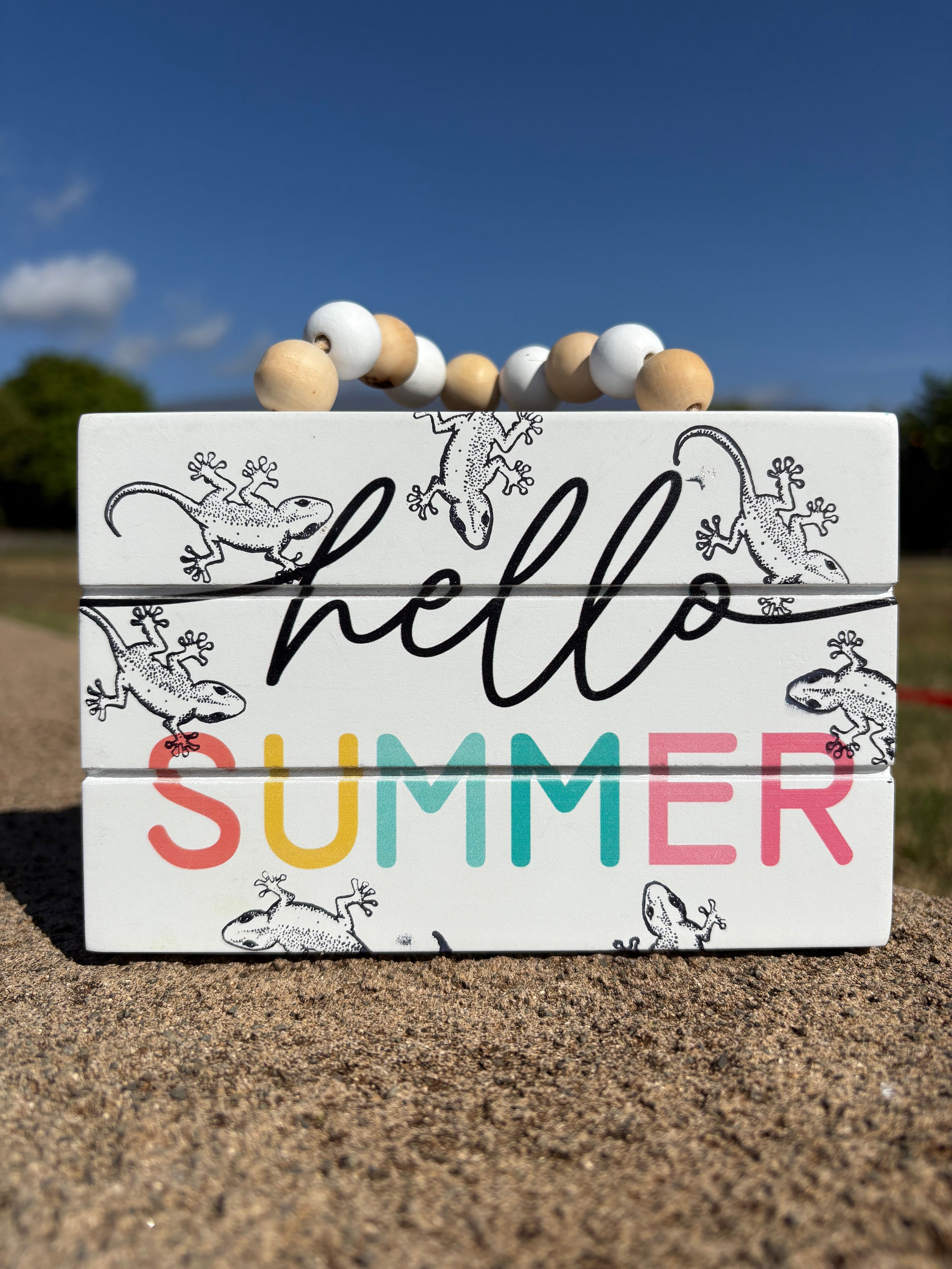 "Hello Summer" Mo'o Sign
