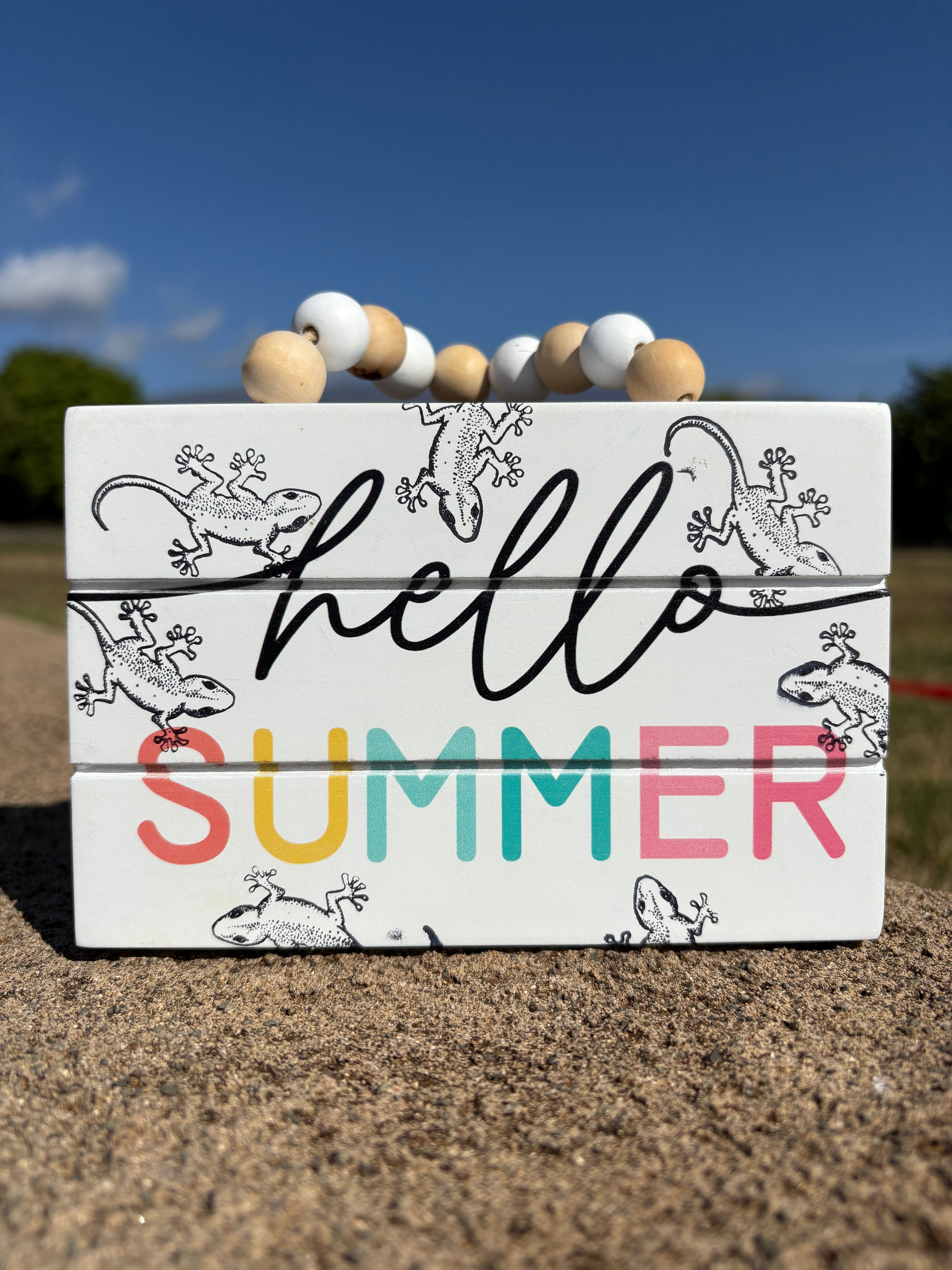 "Hello Summer" Mo'o Sign